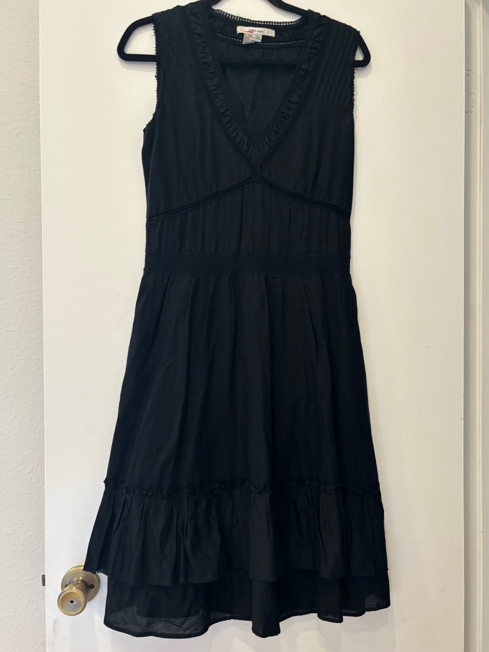 Zara linen embroidered eyelit ruffled Sleeveless V-Neck tank Tiered maxi dress